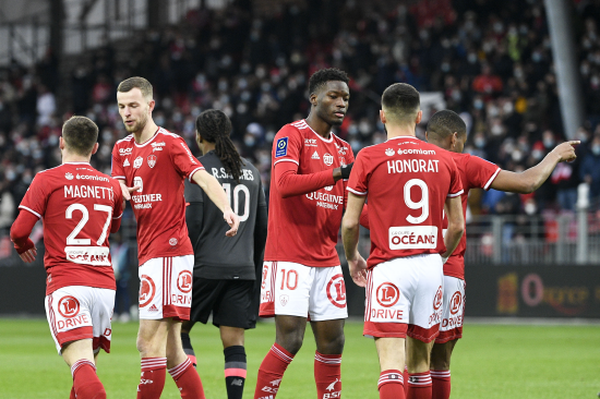  法甲首轮冷门迭起，洛里昂主场逼平马赛  