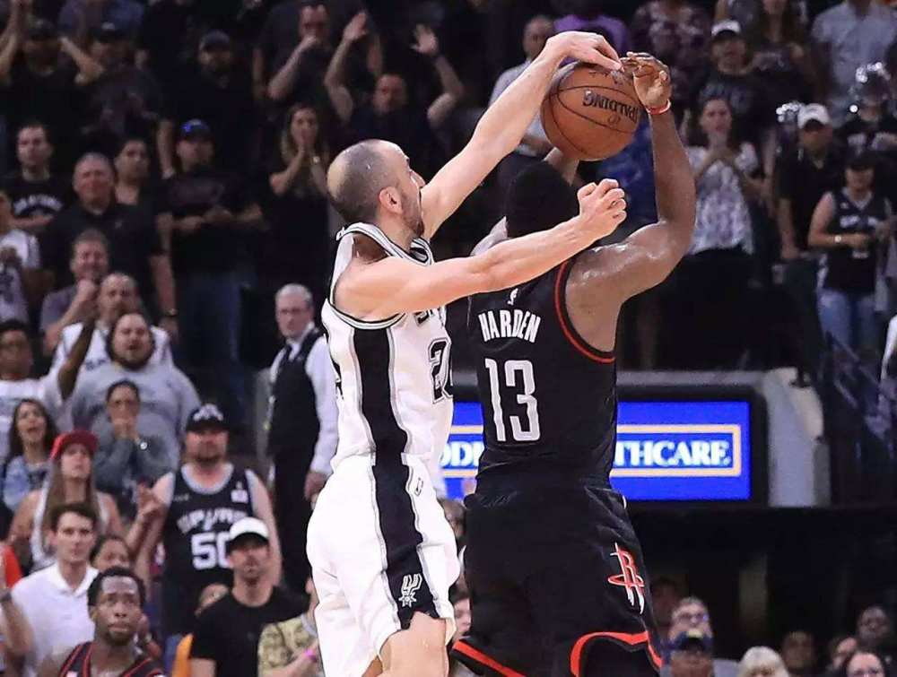  那不勒斯替补前锋建功，终场前绝杀助球队险胜蒙扎