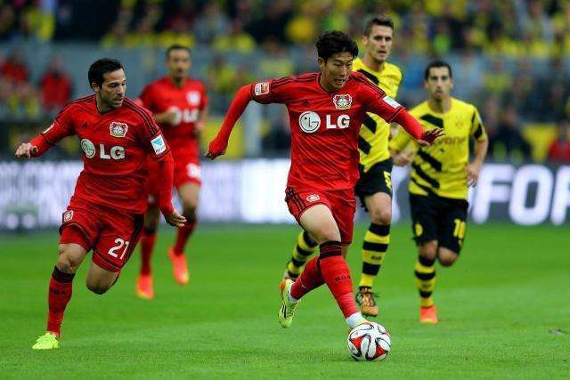  勒沃库森火力全开登顶，横扫波鸿显王者风范